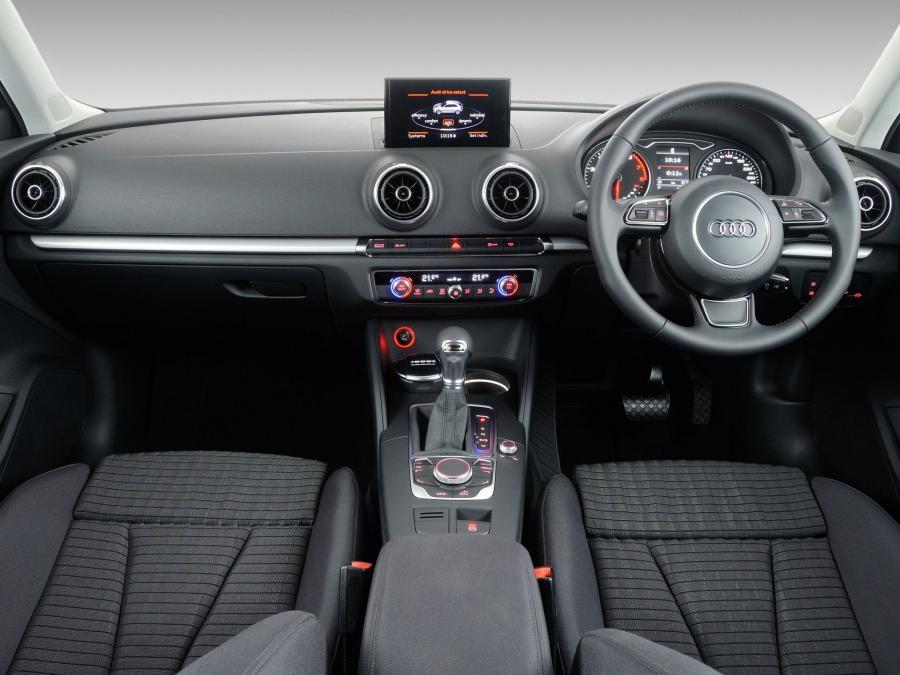 Торпедо Audi A3 1.8T S-Line (8V) 2012 года  (ZA) (фото 5 из 12)
